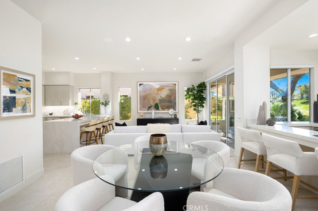 223 Desert Holly Dr, Palm Desert CA  92211-7410 exterior