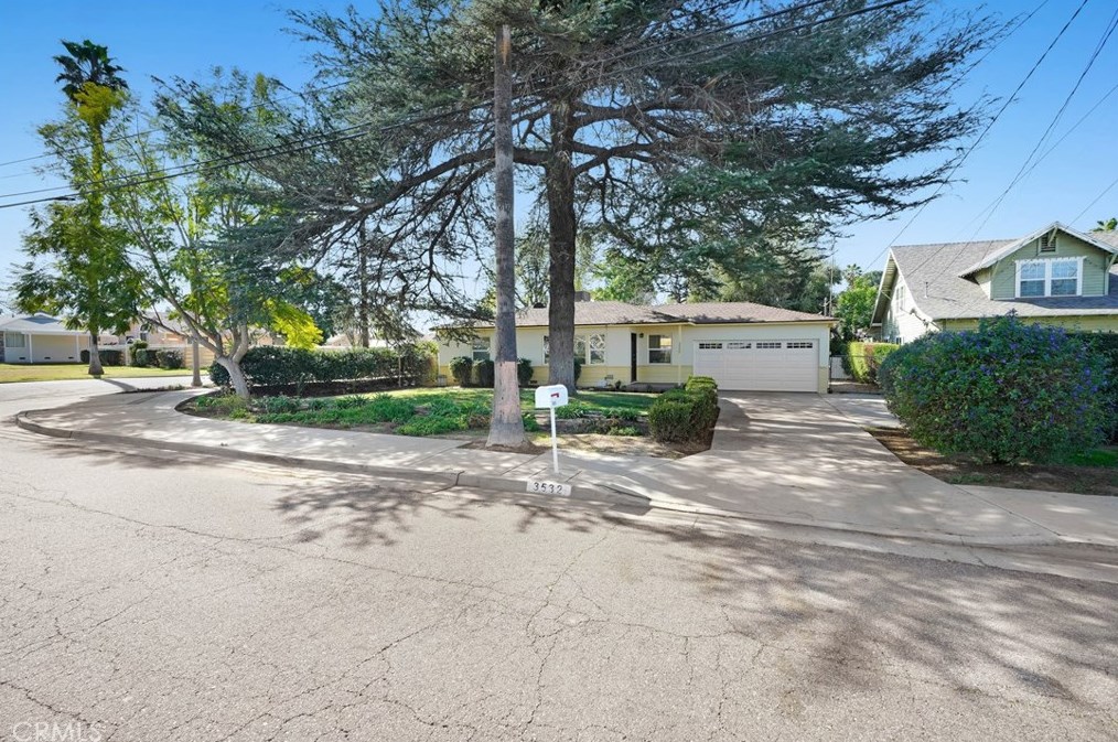 3532 Washington St, Riverside, CA 92504