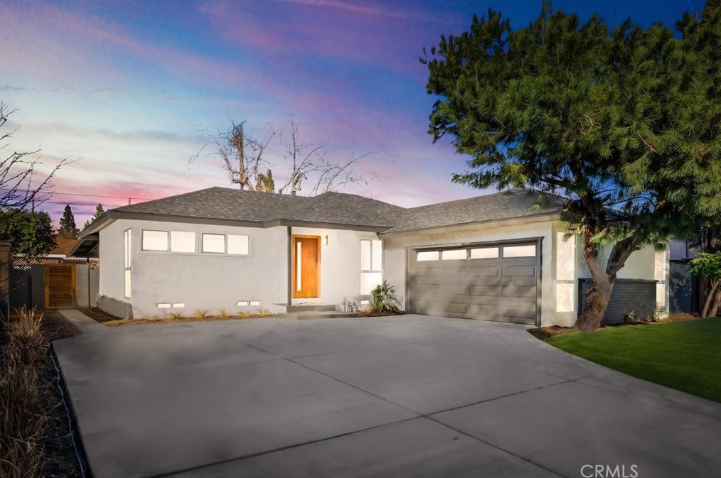 913 E Myrtle St, Santa Ana, CA 92701