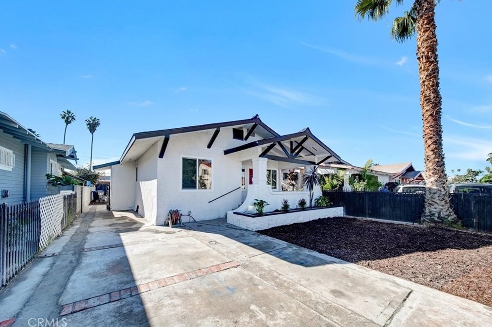 1660 57th St, Los Angeles CA  90011-5049 exterior