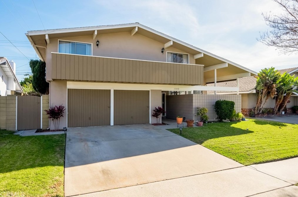 17352 Avalon Ln, Huntington Beach, CA 92647-6104
