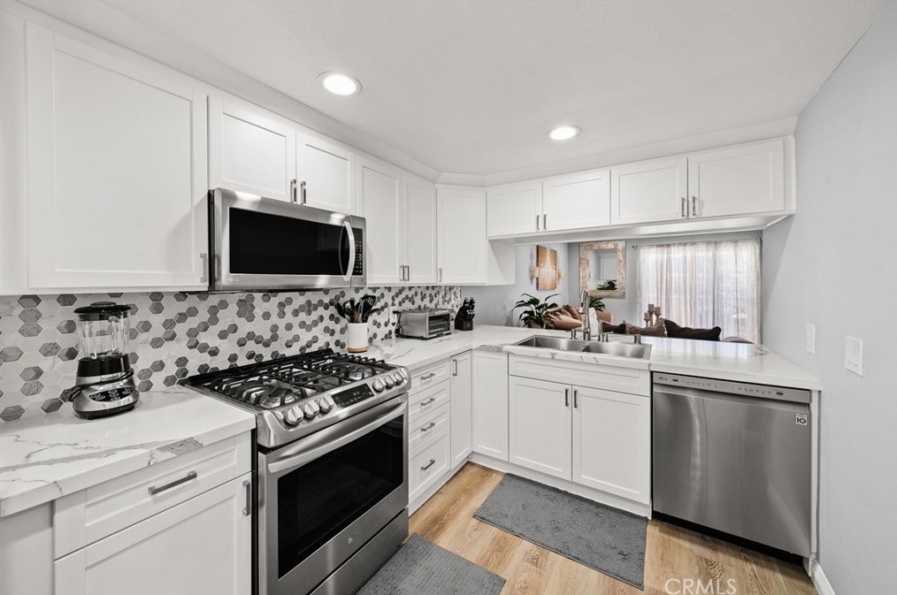 290 Victoria St #e2, Costa Mesa, CA 92627