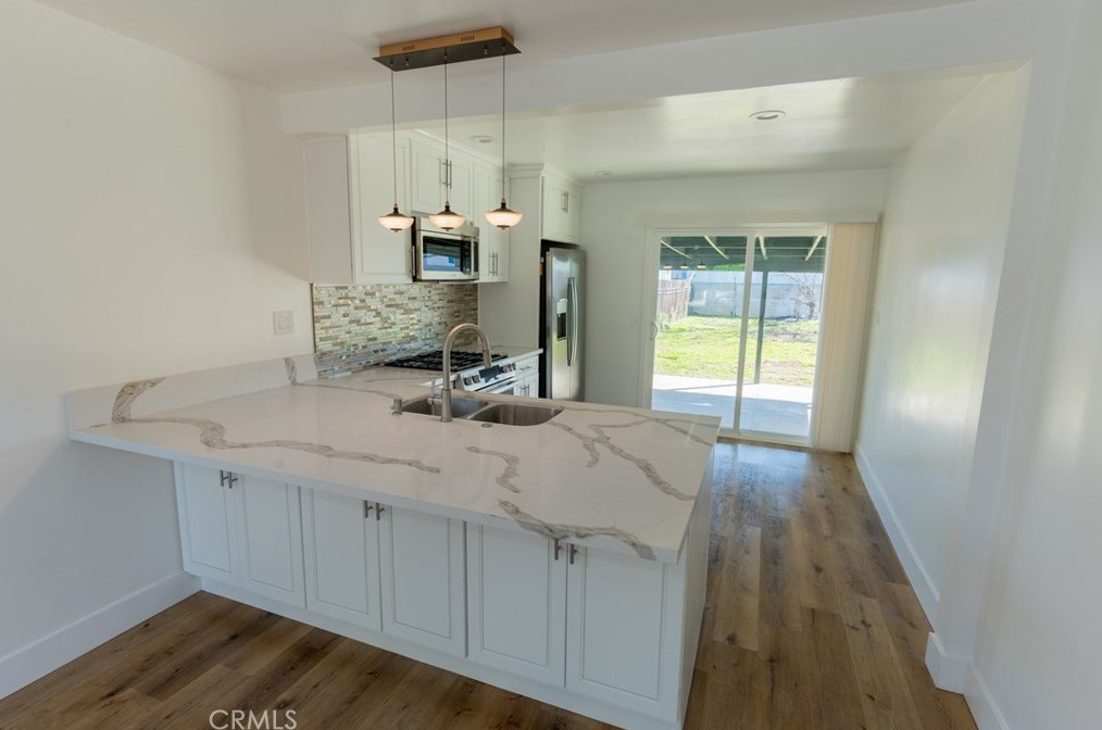 5812 Todd Ave, Los Angeles, CA 90040-3807
