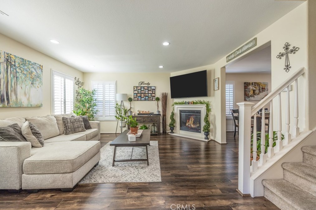 435 N Placer Privado, Ontario, CA 91764