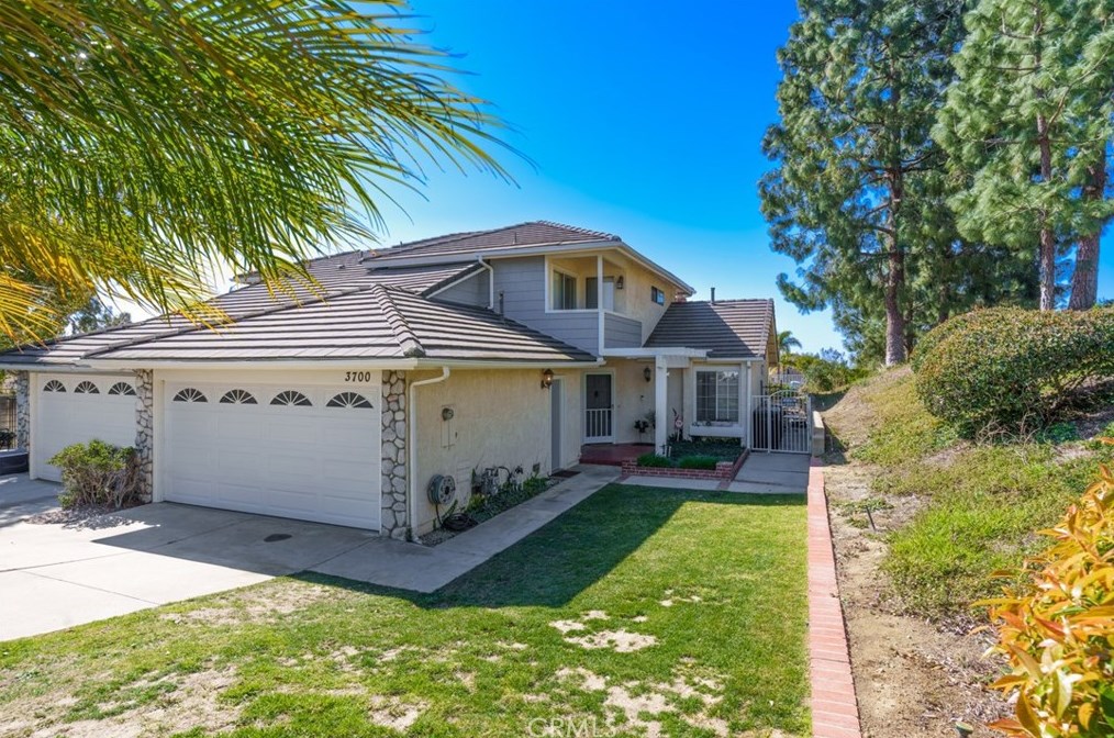 3700 Sunnyside Dr, Yorba Linda, CA 92886-6920