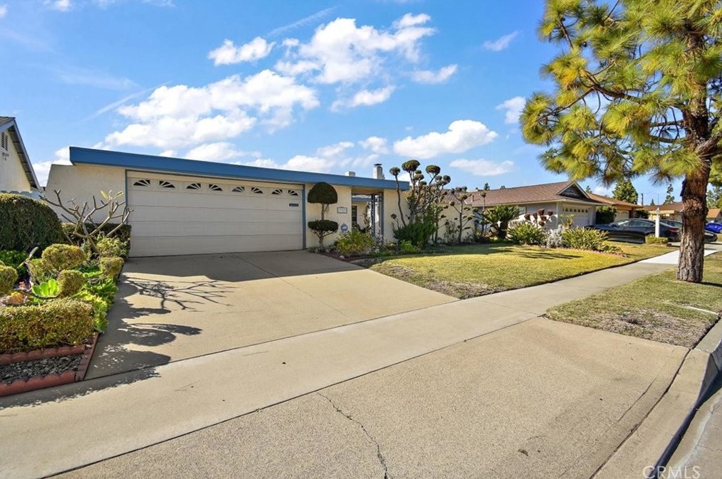 17525 Leslie Ave, Artesia, CA 90703-8843