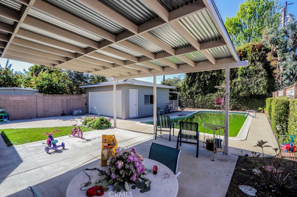 2014 Valencia St, Santa Ana CA  92706-2937 exterior