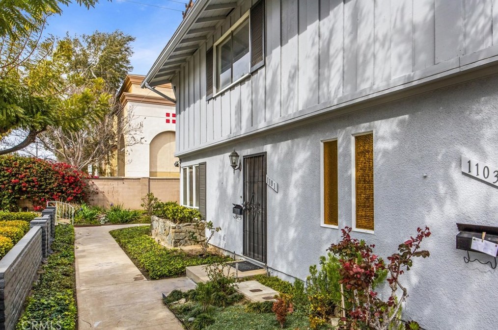 1101 E 1st St, Tustin, CA 92780