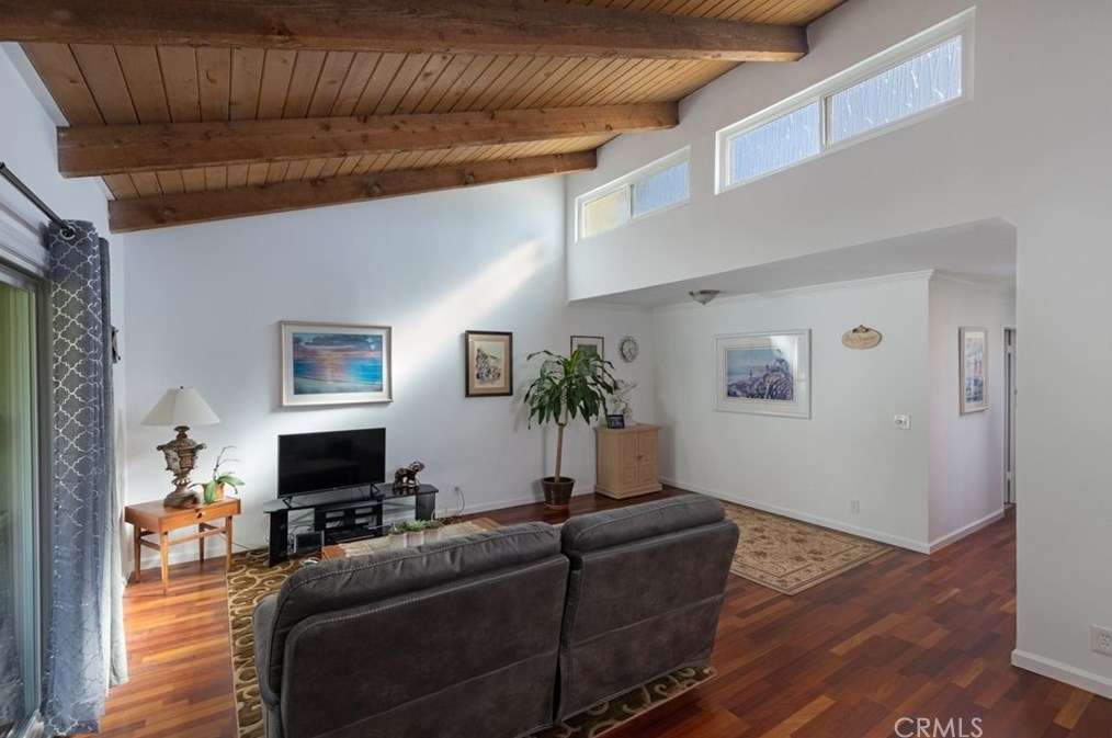 5005 Stoney Creek Rd, Los Angeles, CA 90230-7568