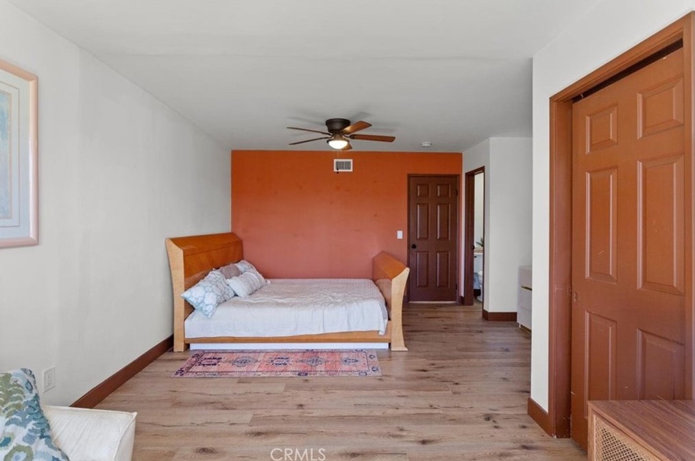 16362 Hollywood Ln, Huntington Beach CA  92649-2635 exterior