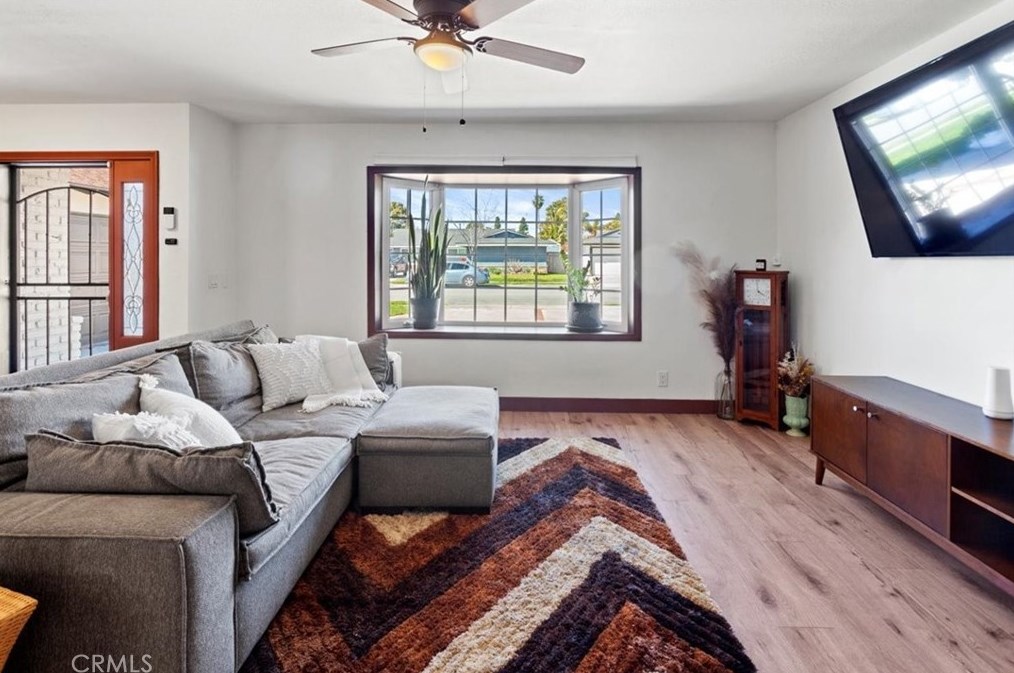 16362 Hollywood Ln, Huntington Beach, CA 92649