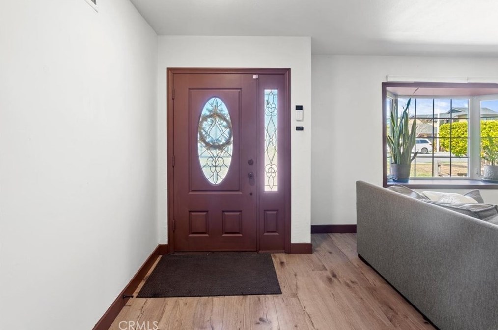 16362 Hollywood Ln, Huntington Beach CA  92649-2635 exterior