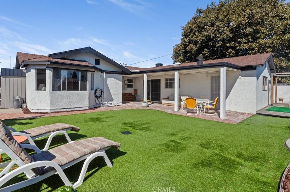 16362 Hollywood Ln, Huntington Beach CA  92649-2635 exterior