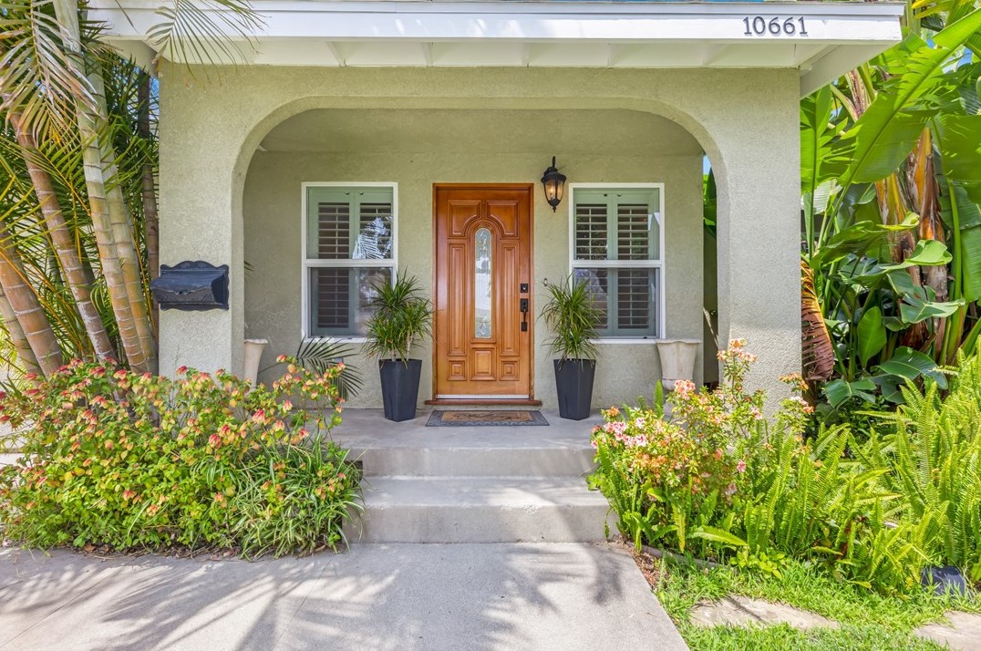 10661 Chestnut St, Los Alamitos, CA 90720