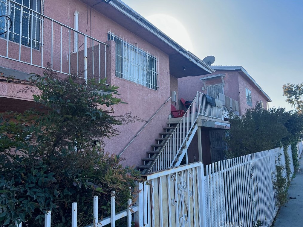 102 E Indigo St, Compton, CA 90220