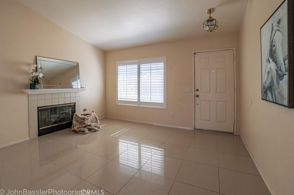 15228 Tawney Ridge Ln, Victorville, CA 92394