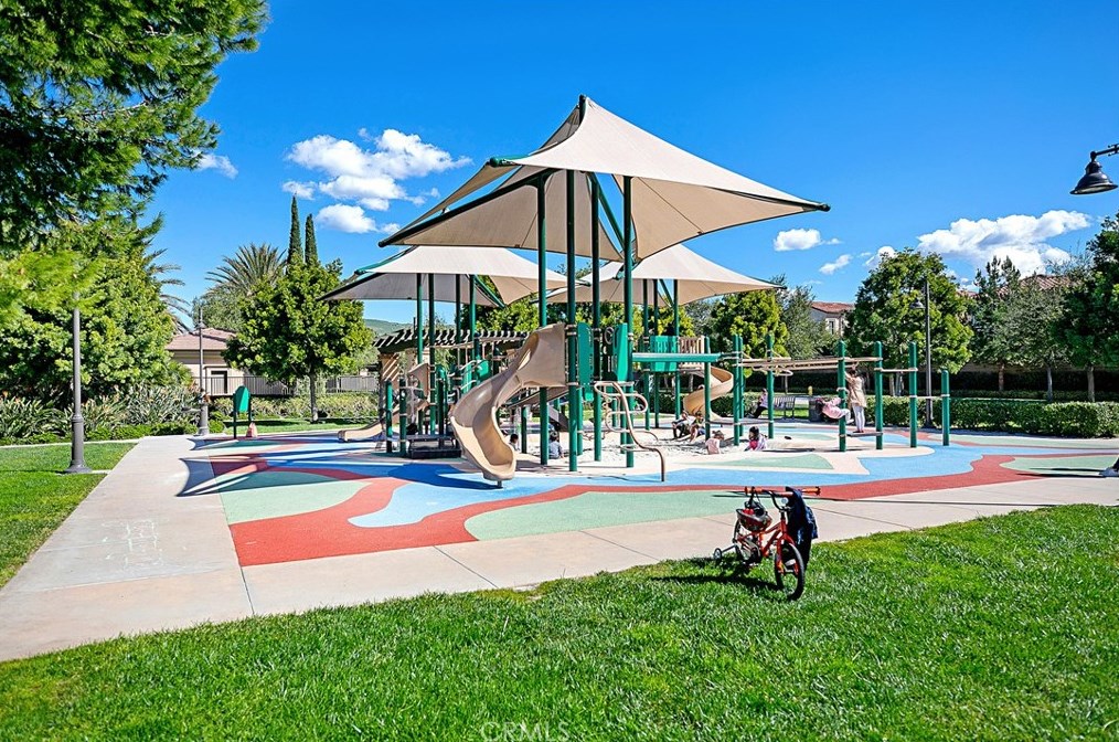 254 Kempton, Irvine CA  92620-2154 exterior