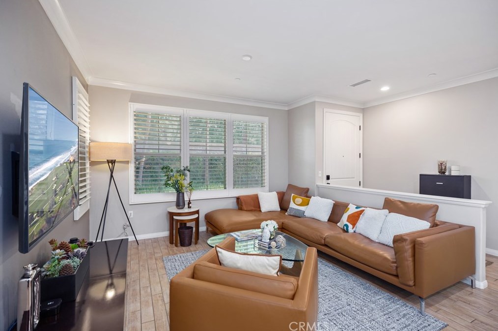 254 Kempton, Irvine CA  92620-2154 exterior