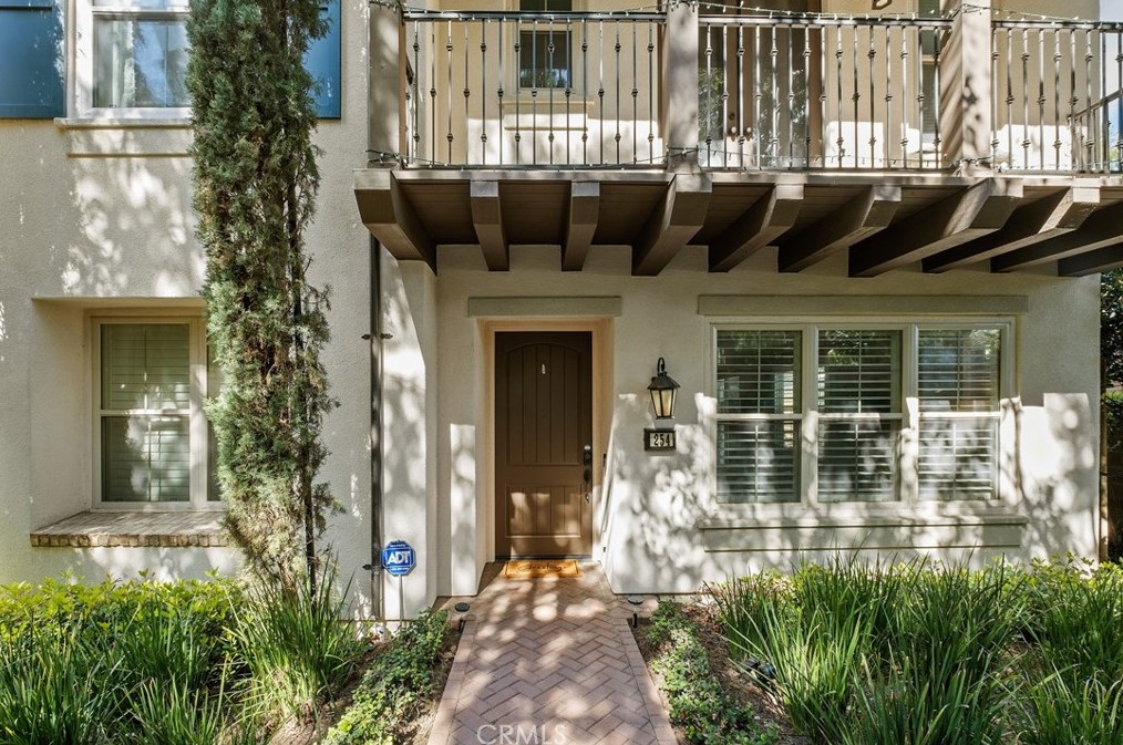 254 Kempton, Irvine CA  92620-2154 exterior