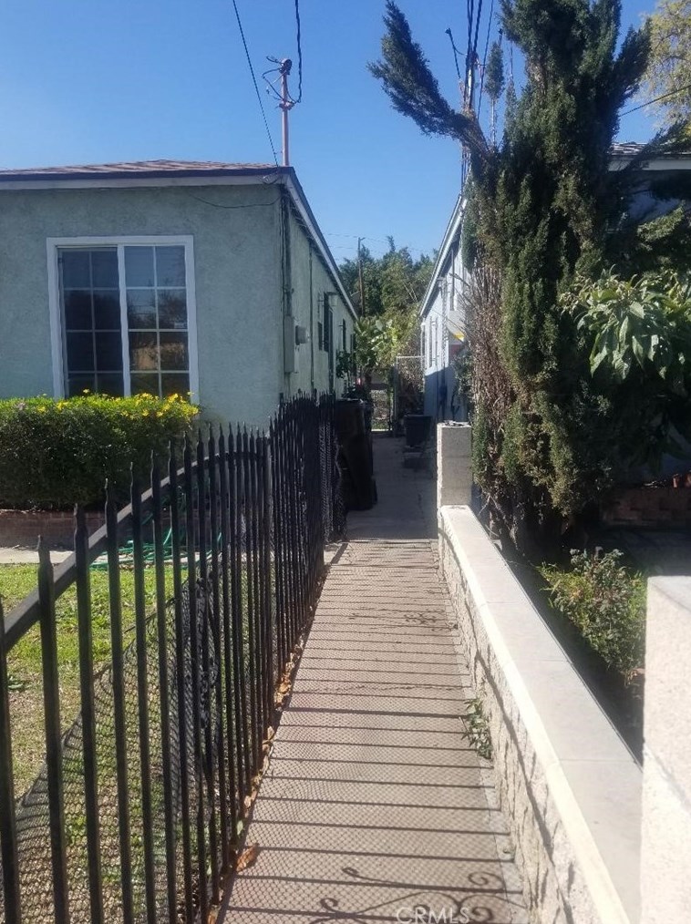 115 N Magnolia Ct, Compton, CA 90220