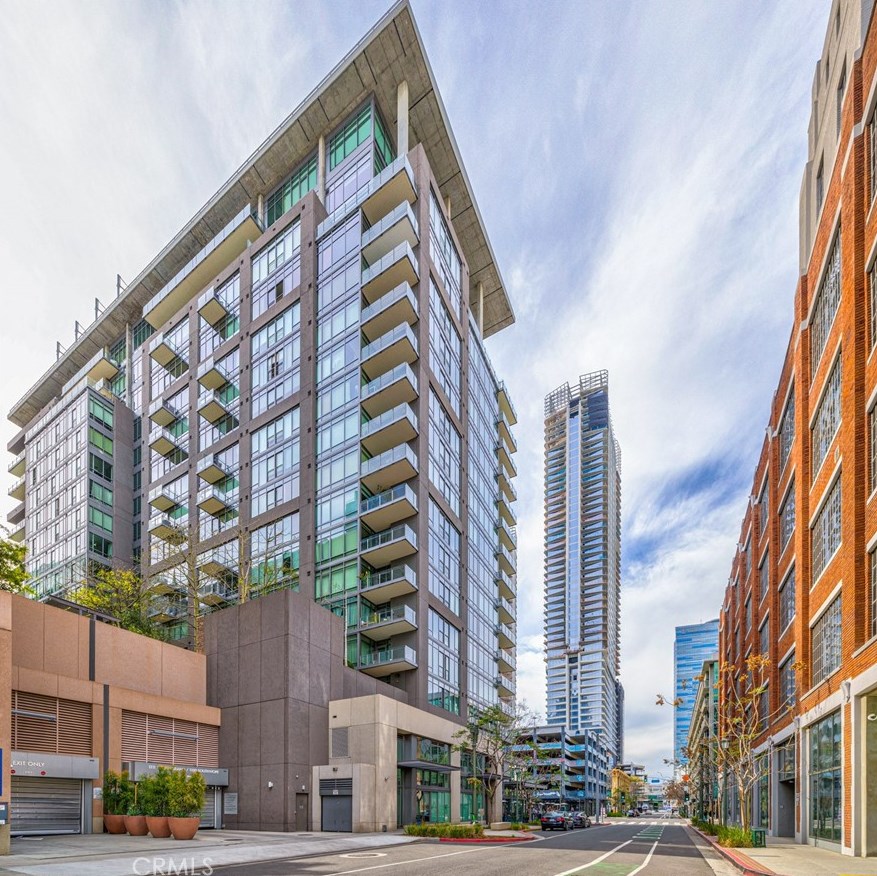 1100 Hope St, Los Angeles CA  90015-4308 exterior