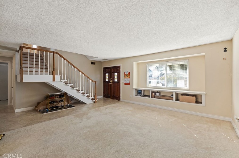 16042 Pitman Ln, Huntington Beach CA  92647-3433 exterior