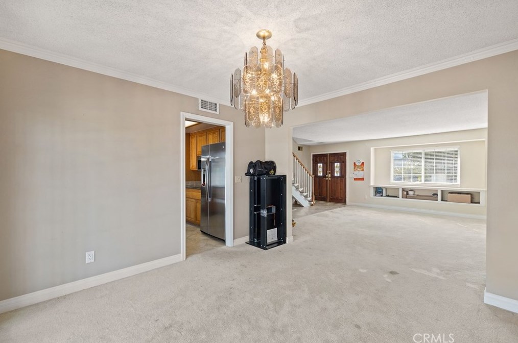 16042 Pitman Ln, Huntington Beach CA  92647-3433 exterior