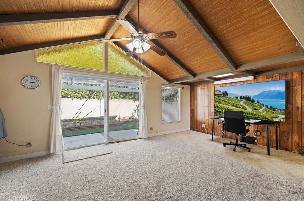 16042 Pitman Ln, Huntington Beach CA  92647-3433 exterior