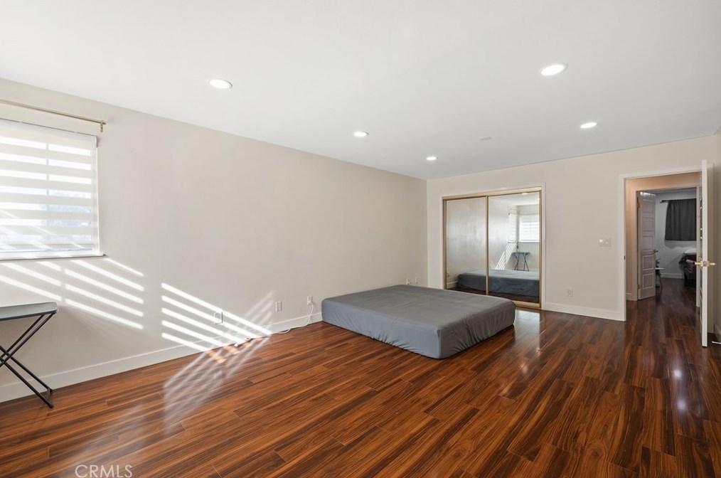 16042 Pitman Ln, Huntington Beach CA  92647-3433 exterior