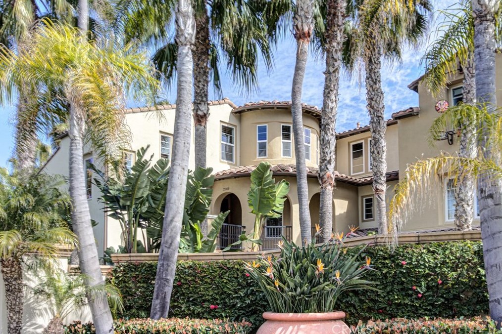 21319 Veleta Cir, Huntington Beach, CA 92648-5326