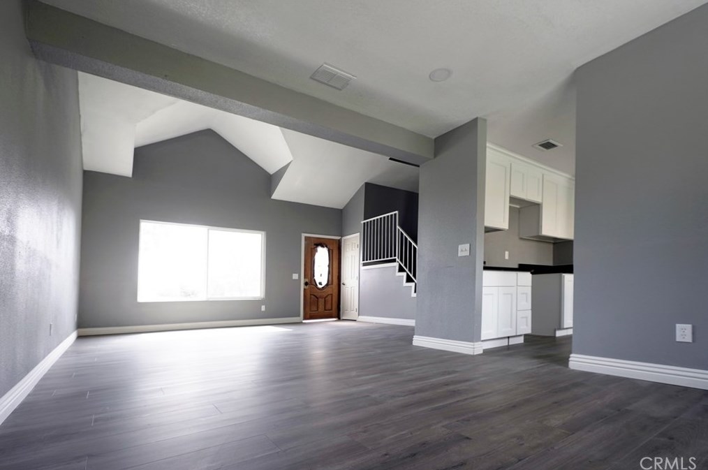 16594 San Jacinto Ave, Fontana CA  92336-2056 exterior