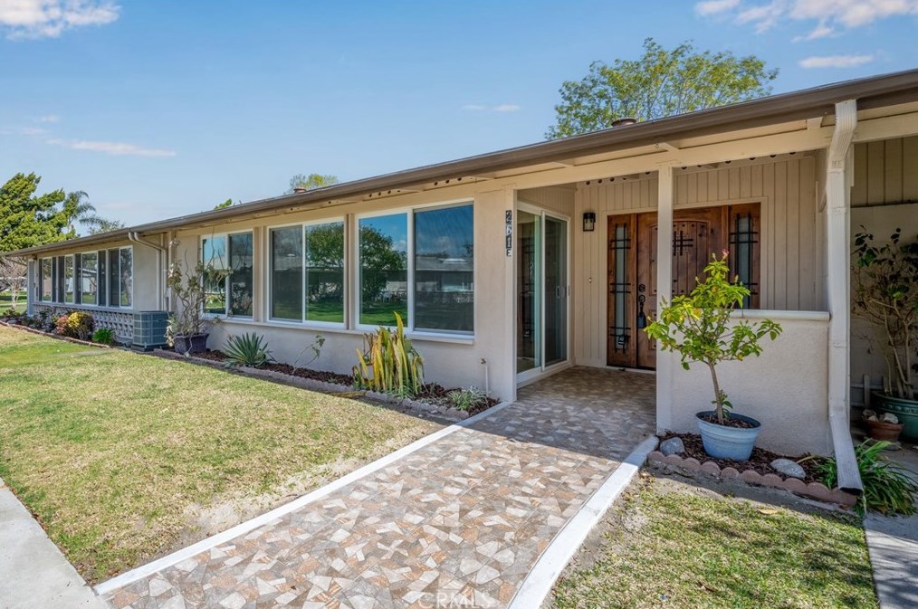 1581 Interlachen #261e, Seal Beach, CA 90740