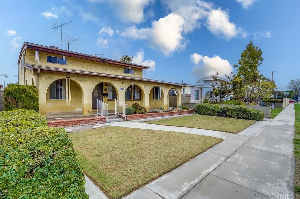 9333 Mines Ave, Pico Rivera, CA 90660