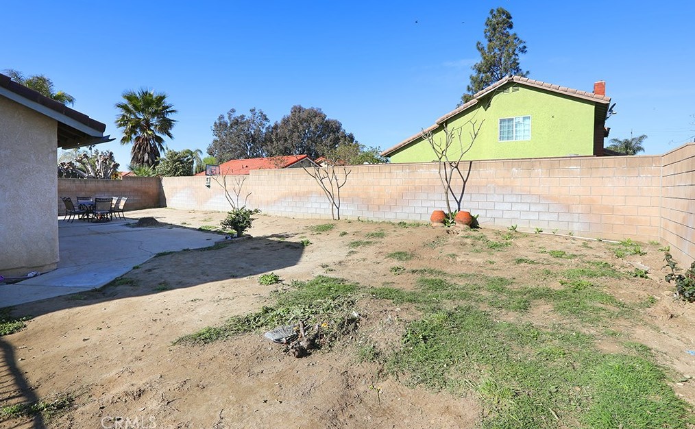 7420 Grace St, Fontana CA  92336-2379 exterior