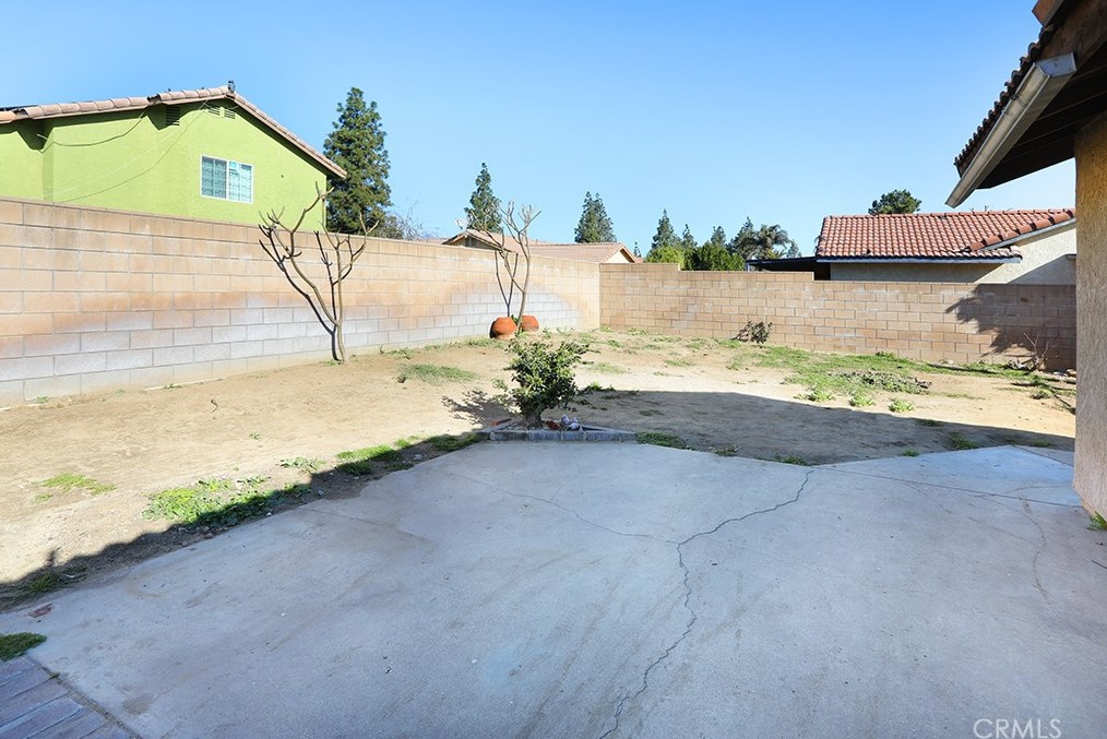 7420 Grace St, Fontana CA  92336-2379 exterior