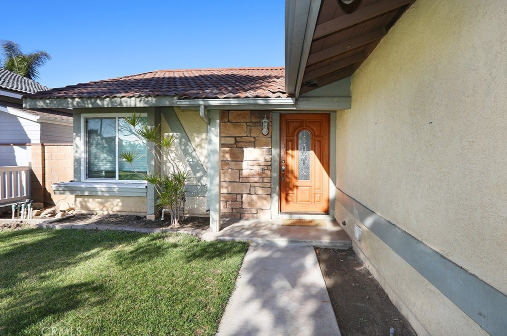 7420 Grace St, Fontana CA  92336-2379 exterior