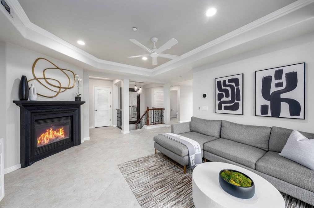 401 Bernard St #208, Costa Mesa, CA 92627