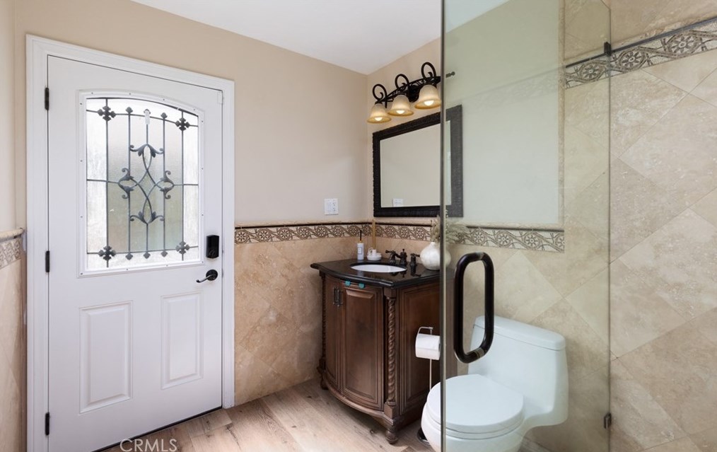 17142 Englewood Cir, Huntington Beach CA  92647-5502 exterior