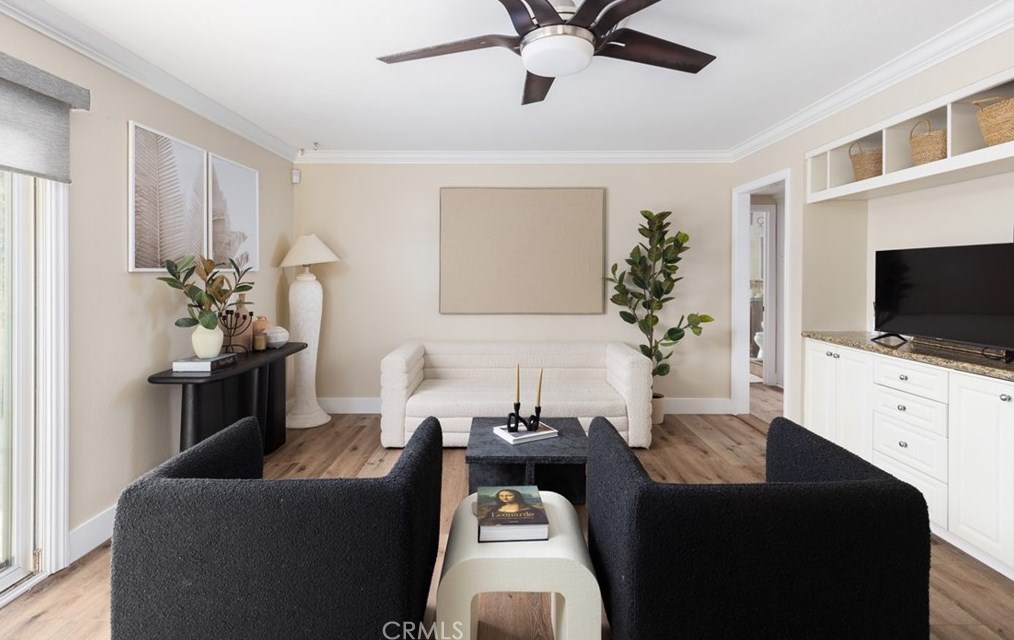 17142 Englewood Cir, Huntington Beach CA  92647-5502 exterior