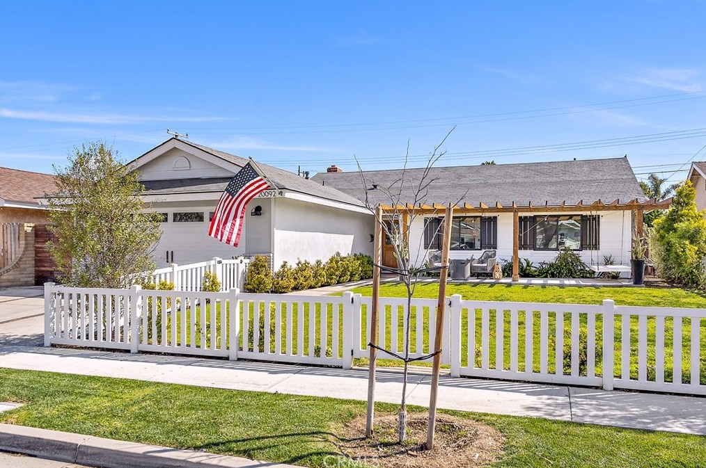 20092 Port Cir, Huntington Beach, CA 92646-4717