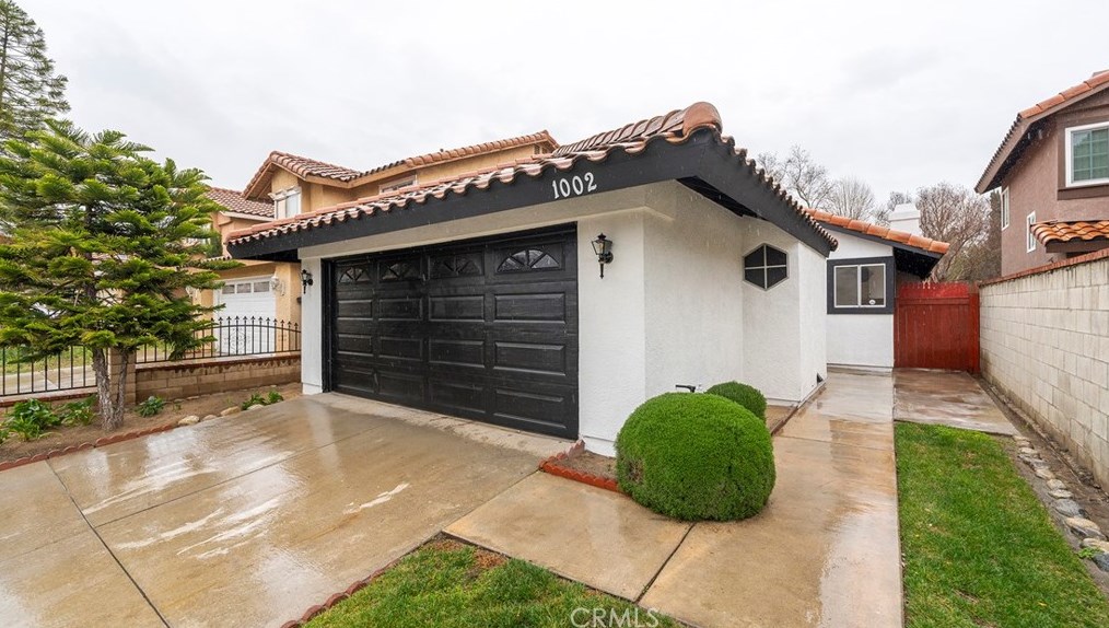 1002 Agua Caliente, Colton, CA 92324