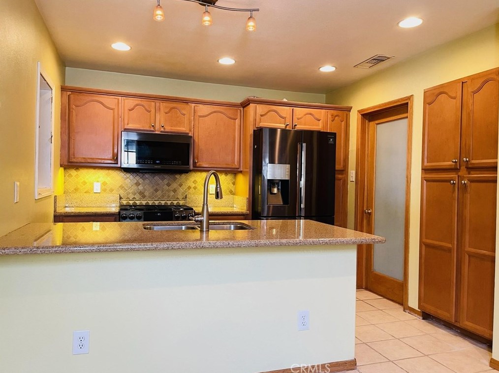 2403 W 152nd St, Gardena, CA 90249