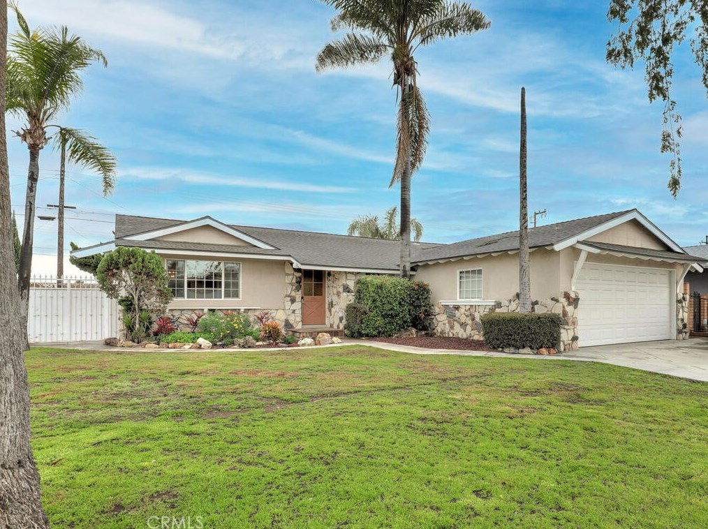 7350 Thunderbird Ln, Stanton, CA 90680