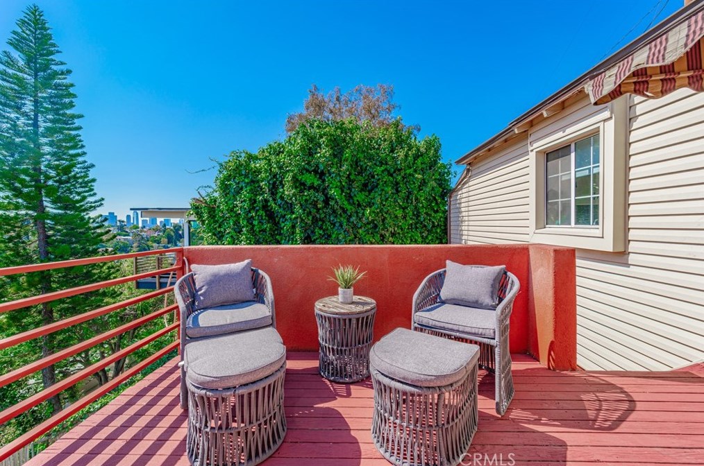 1774 Rotary Dr, Los Angeles CA  90026-1218 exterior