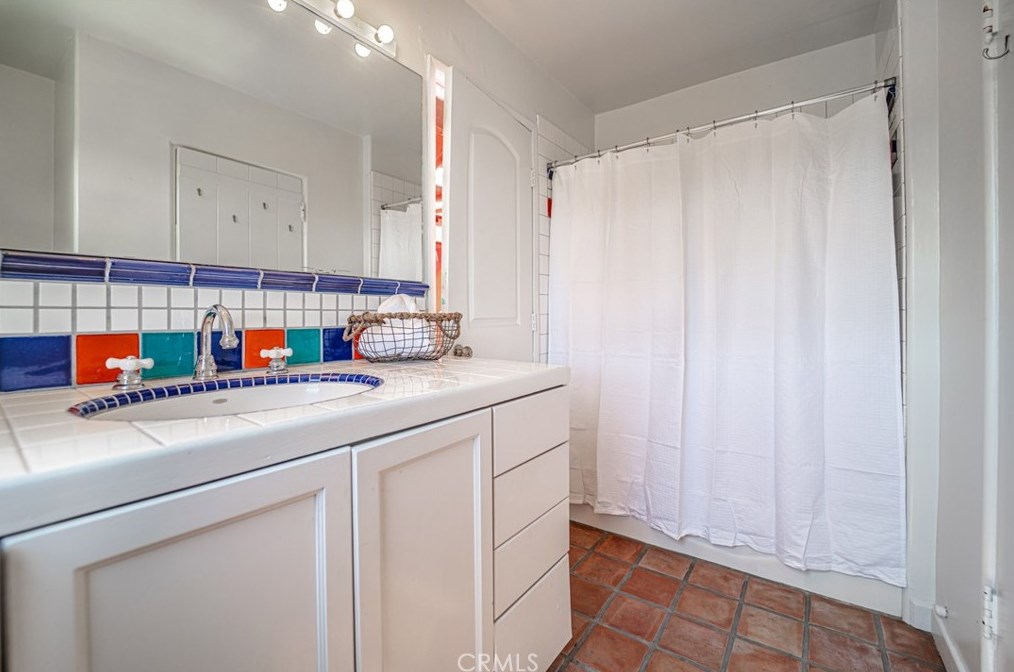 1774 Rotary Dr, Los Angeles CA  90026-1218 exterior