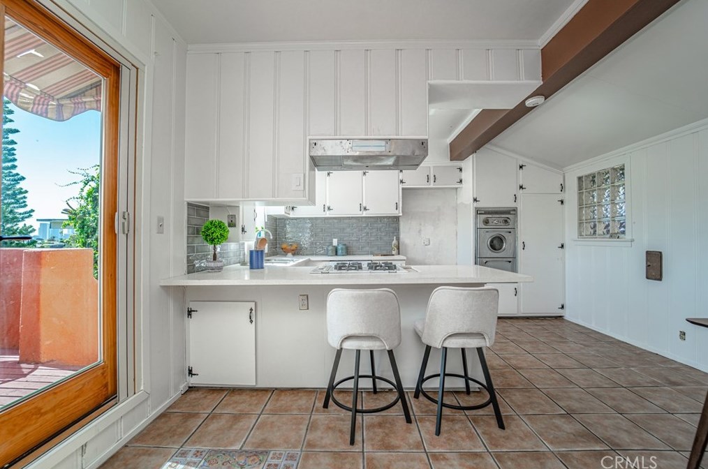 1774 Rotary Dr, Los Angeles CA  90026-1218 exterior