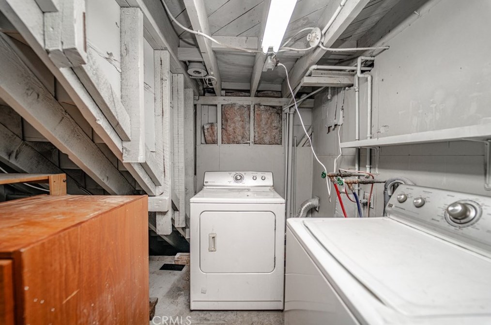 1774 Rotary Dr, Los Angeles CA  90026-1218 exterior