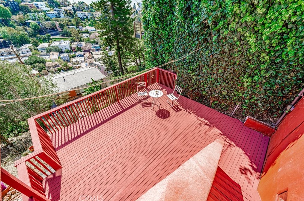 1774 Rotary Dr, Los Angeles CA  90026-1218 exterior