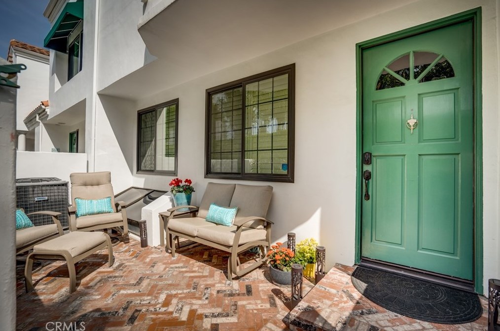 7412 Seabluff Dr #108, Huntington Beach, CA 92648