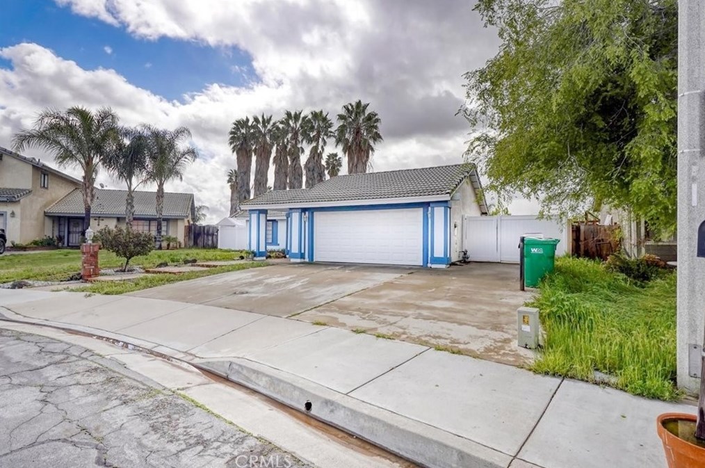 13816 Sylmar Dr, Moreno Valley, CA 92553-6003